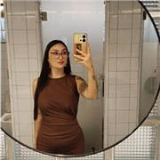 Chica de 26 años que sacó el curso de monitora de ocio y tiempo libre y descubrió su vocación enseñando su pasión; el patinaje.